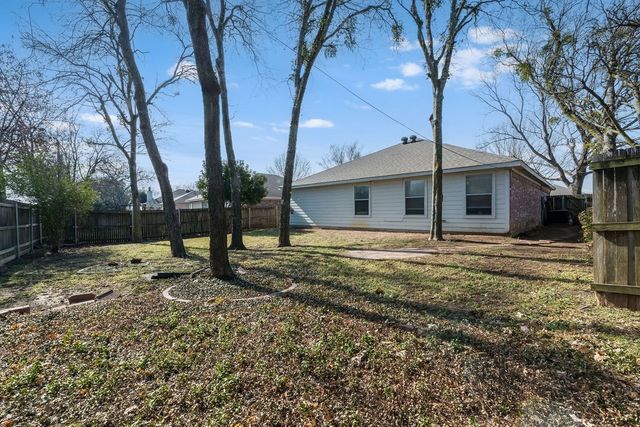 1117 Darren Drive, Burleson, TX 76028