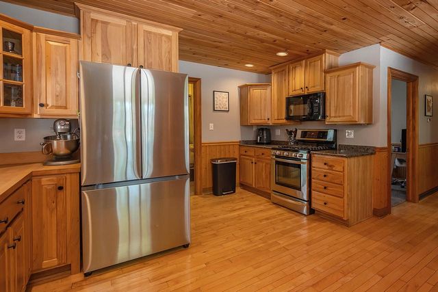 W143S7066 Belmont DRIVE, Muskego, WI 53150