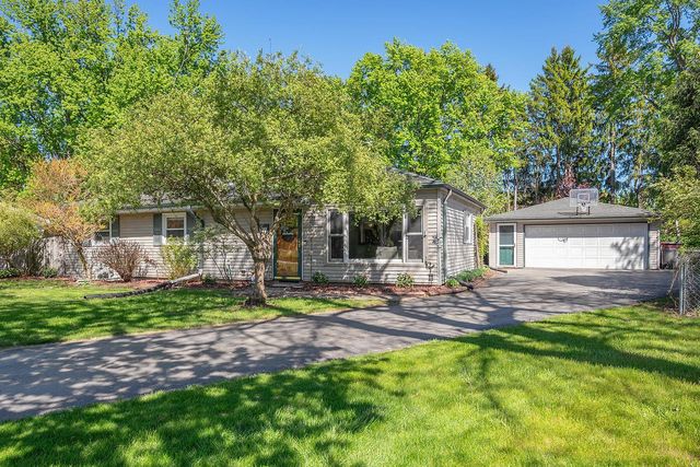 W143S7066 Belmont DRIVE, Muskego, WI 53150
