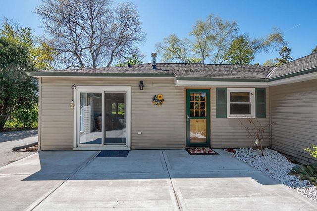 W143S7066 Belmont DRIVE, Muskego, WI 53150