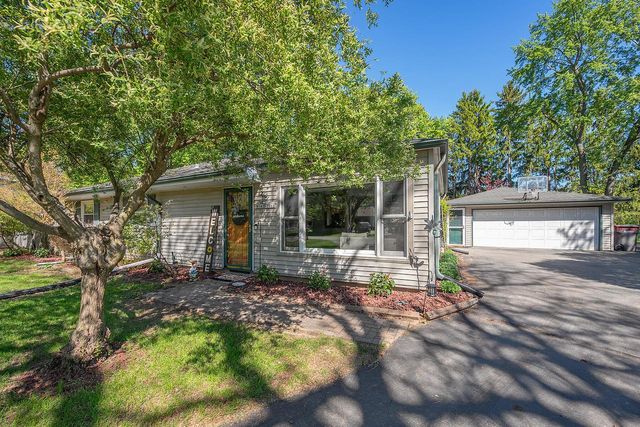 W143S7066 Belmont DRIVE, Muskego, WI 53150