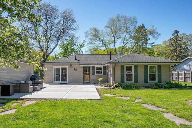 W143S7066 Belmont DRIVE, Muskego, WI 53150