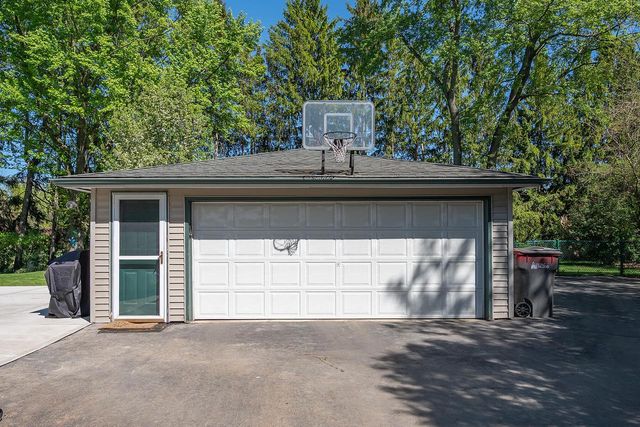 W143S7066 Belmont DRIVE, Muskego, WI 53150