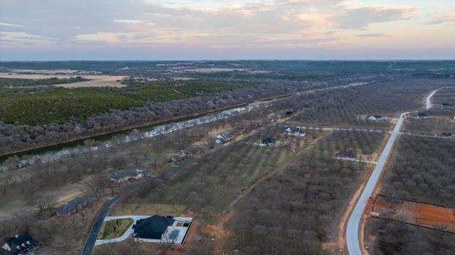 2160 E Landings N, Granbury, TX 76049