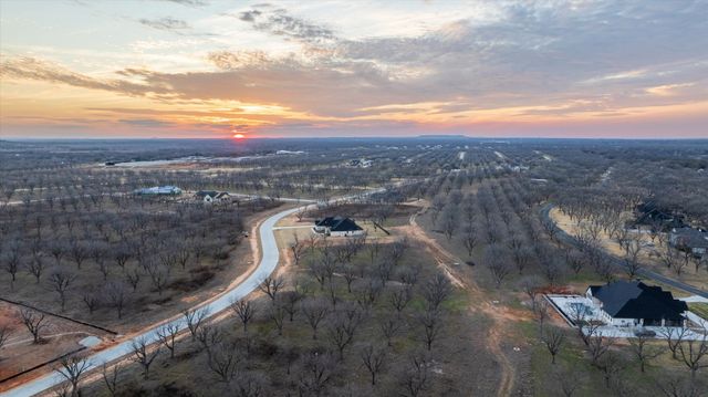 2160 E Landings N, Granbury, TX 76049