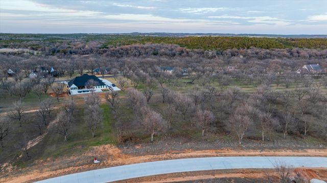 2160 E Landings N, Granbury, TX 76049