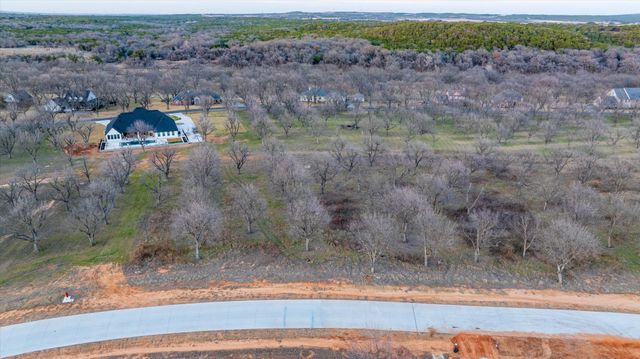 2160 E Landings N, Granbury, TX 76049