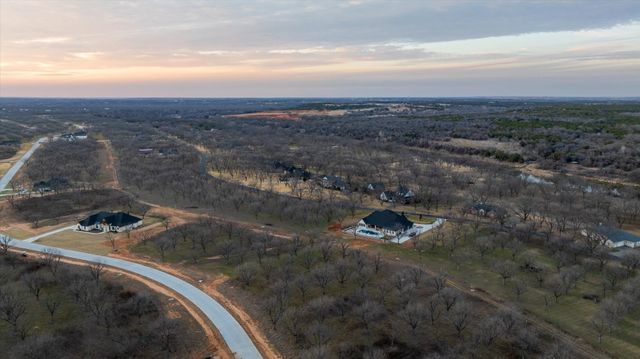 2160 E Landings N, Granbury, TX 76049