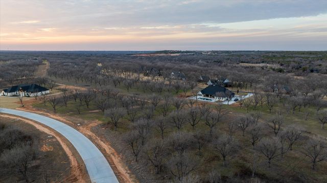 2160 E Landings N, Granbury, TX 76049