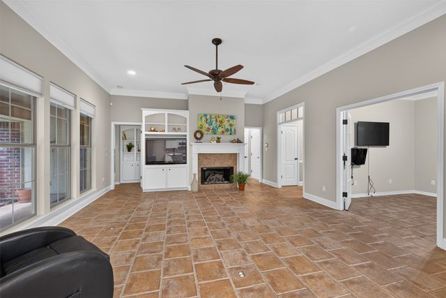 323 Oakland Place, Bossier City, LA 71112