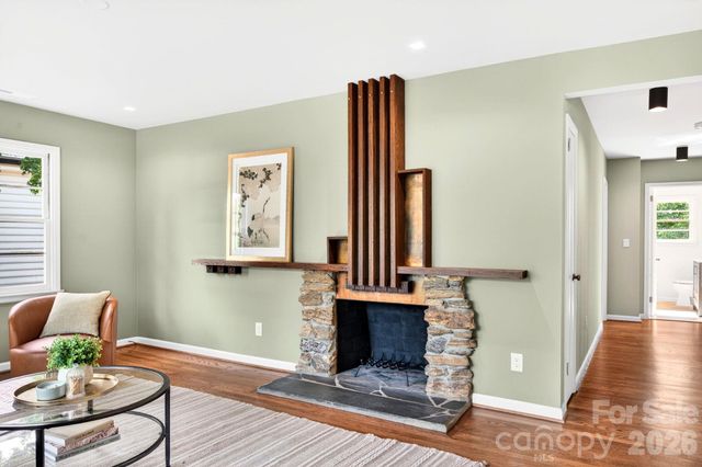 4 Baird Lane, Asheville, NC 28804