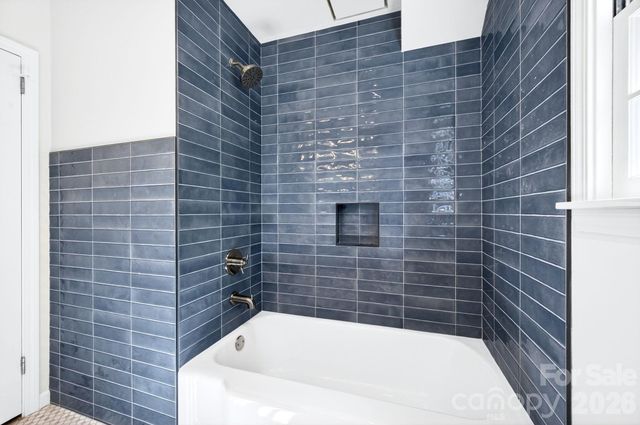 4 Baird Lane, Asheville, NC 28804