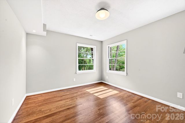 4 Baird Lane, Asheville, NC 28804