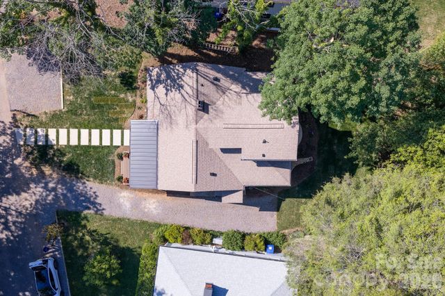 4 Baird Lane, Asheville, NC 28804