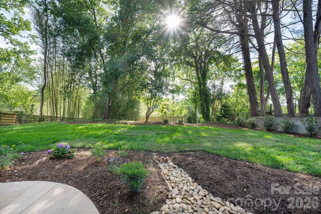 4 Baird Lane, Asheville, NC 28804