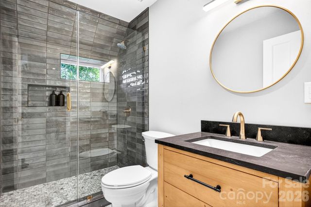 4 Baird Lane, Asheville, NC 28804