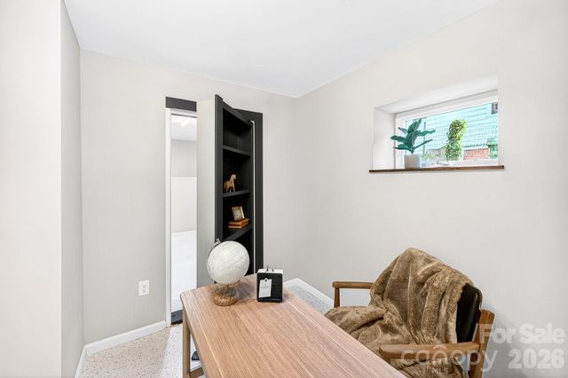 4 Baird Lane, Asheville, NC 28804
