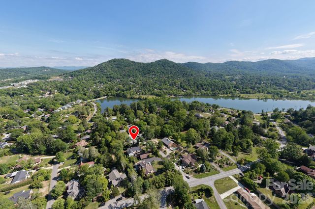 4 Baird Lane, Asheville, NC 28804