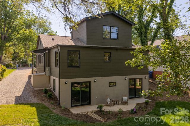 4 Baird Lane, Asheville, NC 28804