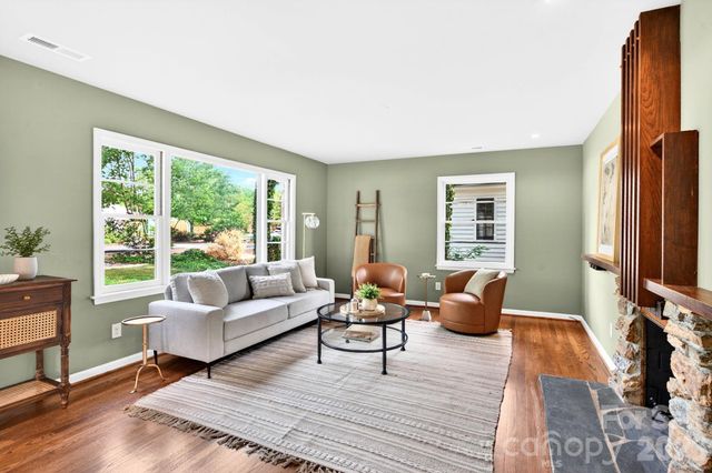 4 Baird Lane, Asheville, NC 28804