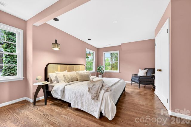 4 Baird Lane, Asheville, NC 28804
