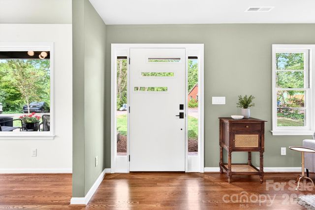 4 Baird Lane, Asheville, NC 28804