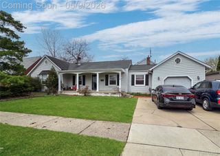 22449 Marine Avenue, Eastpointe, MI 48021