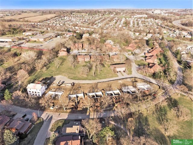 7166 N 79th Court, Omaha, NE 68122