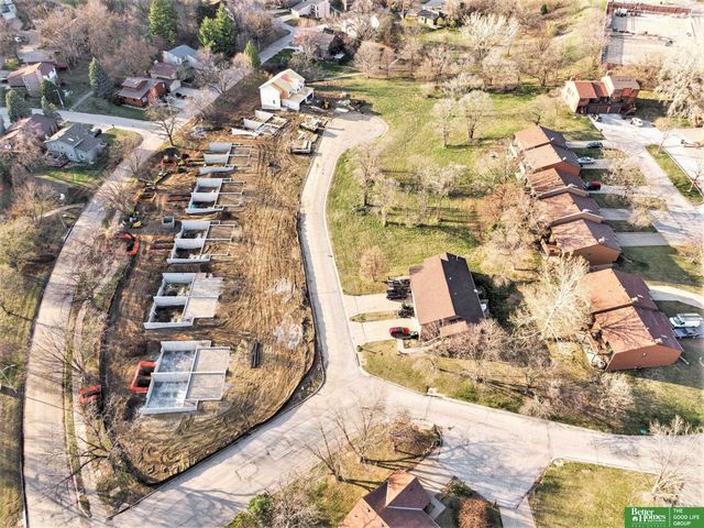 7166 N 79th Court, Omaha, NE 68122