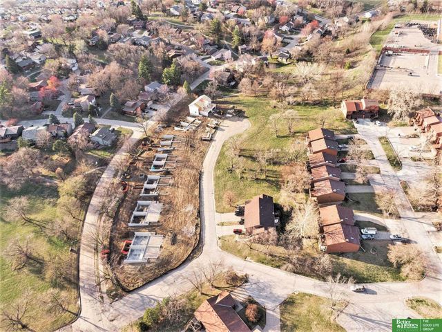 7166 N 79th Court, Omaha, NE 68122