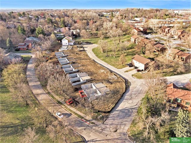 7166 N 79th Court, Omaha, NE 68122