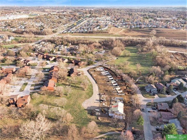 7166 N 79th Court, Omaha, NE 68122