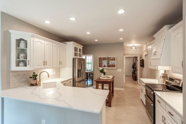 311 Pond Dr, Gallatin, TN 37066