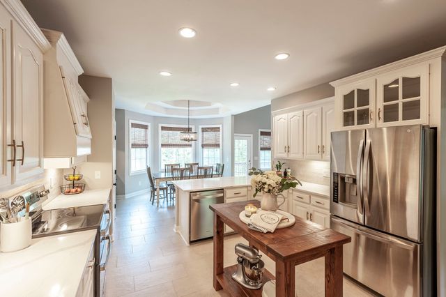 311 Pond Dr, Gallatin, TN 37066