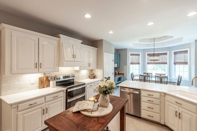 311 Pond Dr, Gallatin, TN 37066