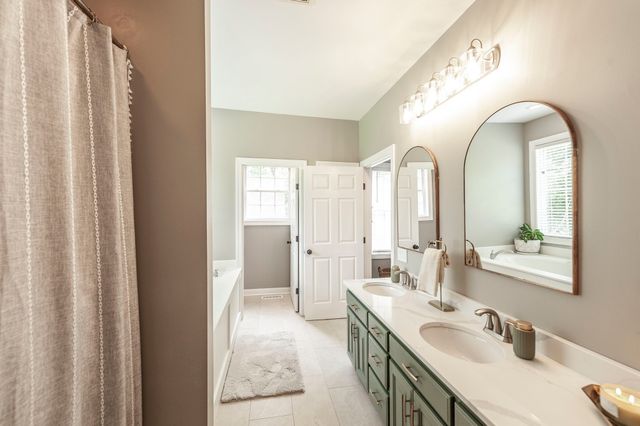 311 Pond Dr, Gallatin, TN 37066