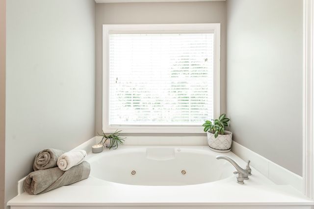 311 Pond Dr, Gallatin, TN 37066