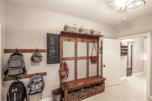 311 Pond Dr, Gallatin, TN 37066