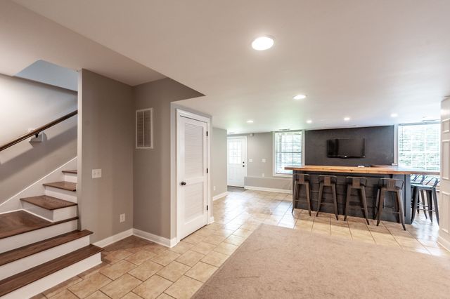 311 Pond Dr, Gallatin, TN 37066