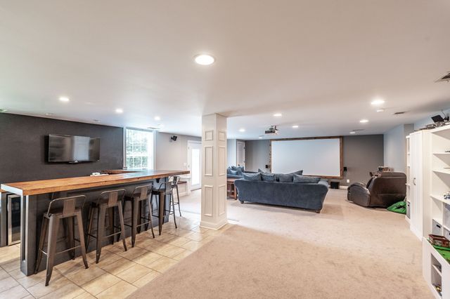 311 Pond Dr, Gallatin, TN 37066