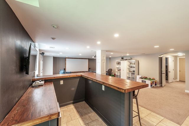 311 Pond Dr, Gallatin, TN 37066