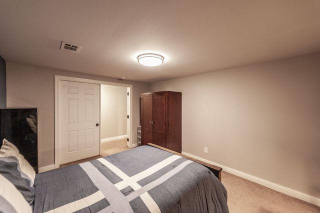 311 Pond Dr, Gallatin, TN 37066