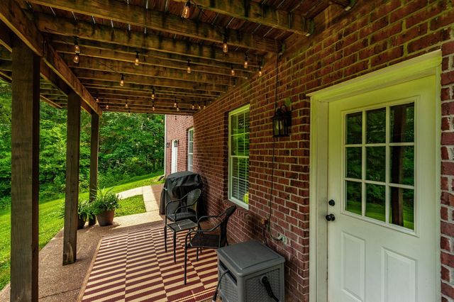 311 Pond Dr, Gallatin, TN 37066