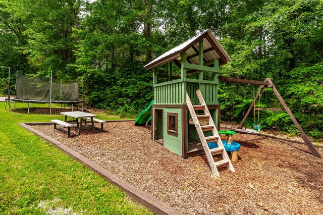 311 Pond Dr, Gallatin, TN 37066