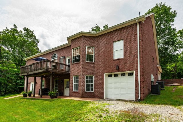 311 Pond Dr, Gallatin, TN 37066