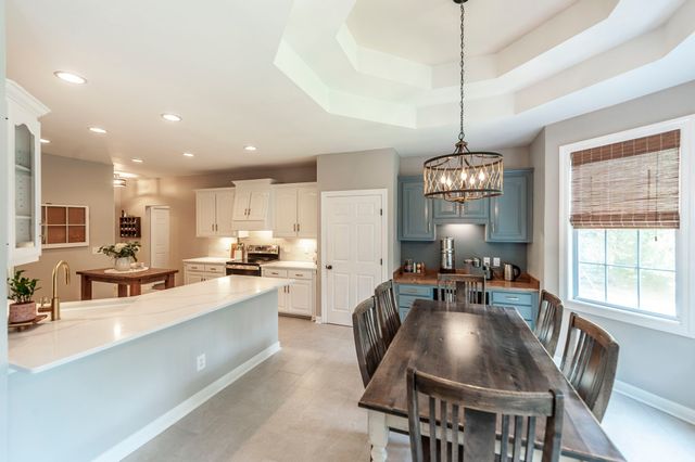 311 Pond Dr, Gallatin, TN 37066