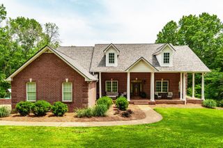 311 Pond Dr, Gallatin, TN 37066