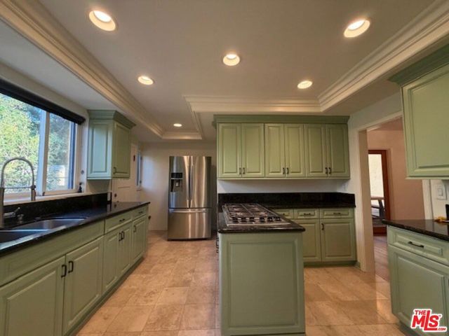 208 S Westmoreland Avenue, Los Angeles, CA 90004