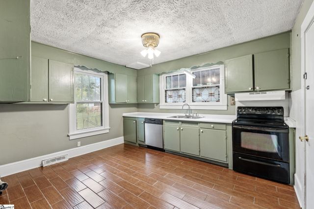 303 Front Street, Easley, SC 29640