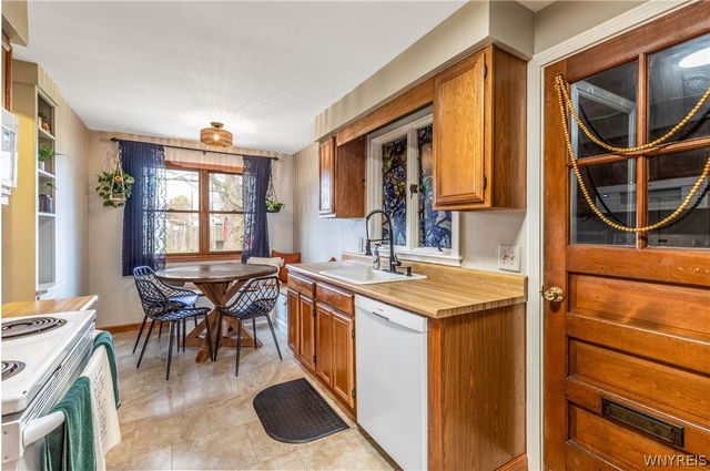 261 Highland Drive, Amherst, NY 14221